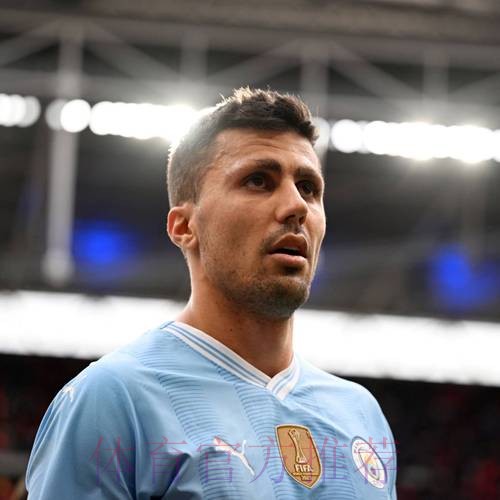 记者：皇马今夏签罗德里非常困难 未来仍有机会